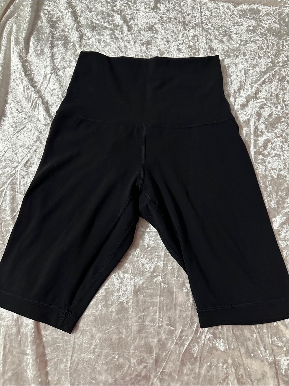 Lululemon High-Rise Black Bike Shorts size 6 - Picture 2 of 4